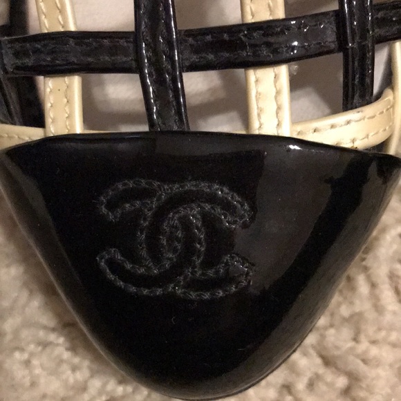 COPY - 🖤Chanel CC Pumps - Picture 4 of 17
